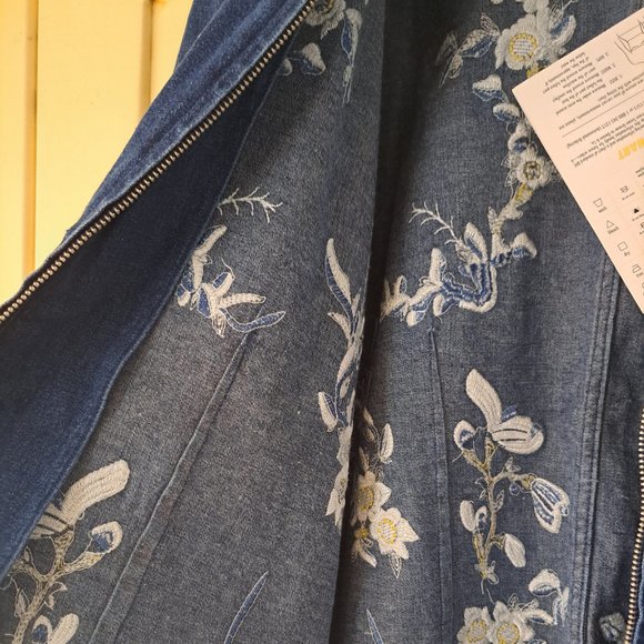 Denim and Co Women's Blue Floral Embroidered Zip Up Jacket NWT Sz Large - Picture 11 of 11